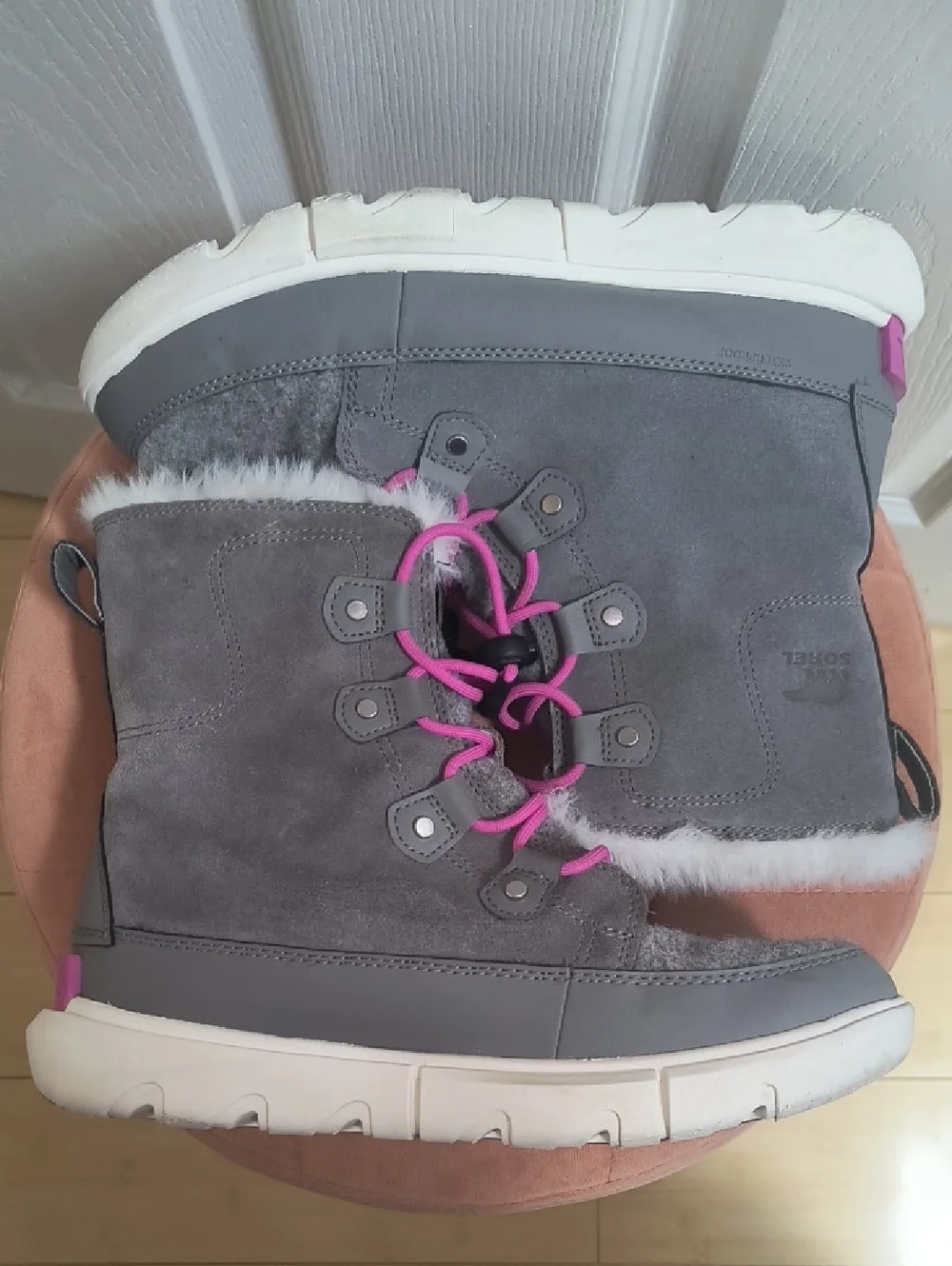 Sorel Explorer Lace Waterproof Boots In Quarry Size 7 Kids / 8.5 Women's